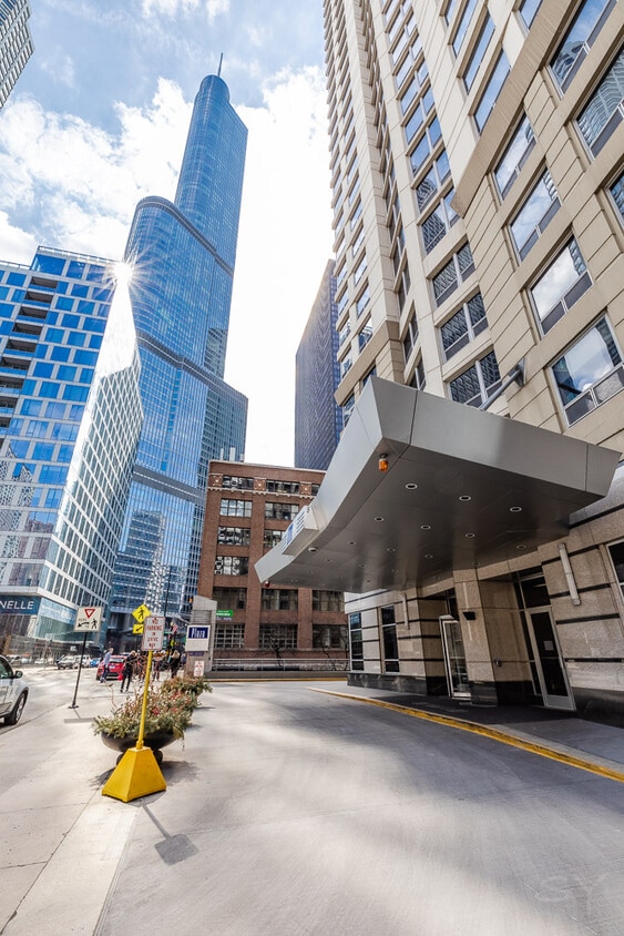 Photo - 440 N Wabash Ave (Chicago, IL)