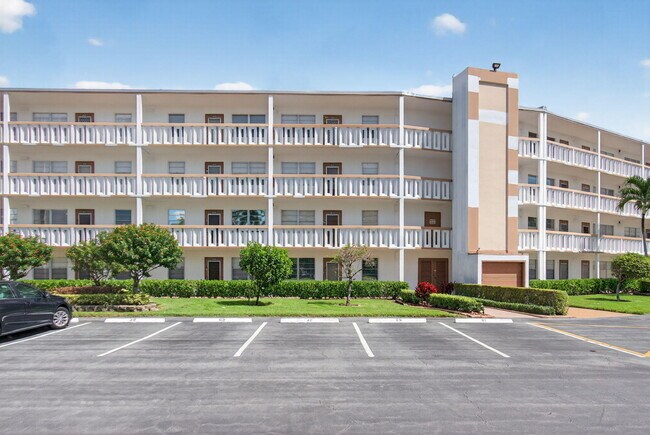 Photo - 2015 Cornwall Dr