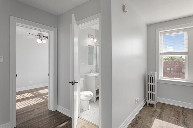 Photo - 1521 W Sherwin Ave Unit 504