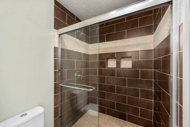 Photo - 1915 Creek Valley Ln