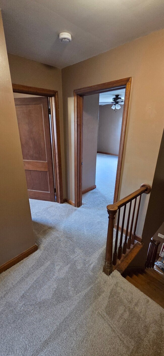 Photo - 153 E Walnut St