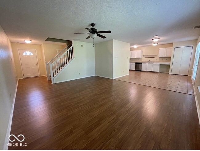 Photo - 6909 Earlswood Dr