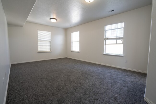 Photo - 1015 S 1850 W