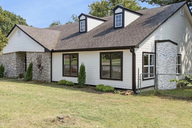 Photo - 610 W Fairview St