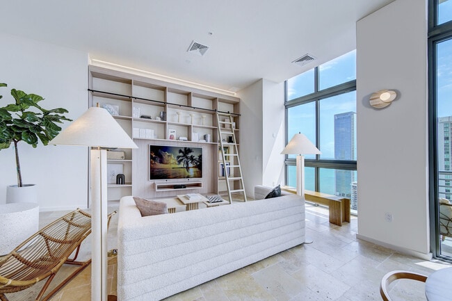 Metro Edgewater apartments — community photo