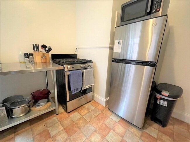 Photo - 17 Gray St Unit 2