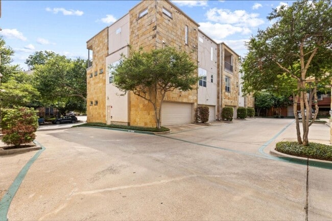 Photo - 3800 Holland Ave