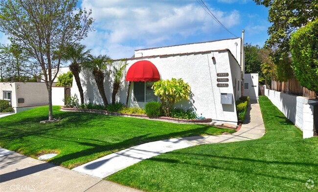 Building Photo - 18645 Oriente Dr Rental