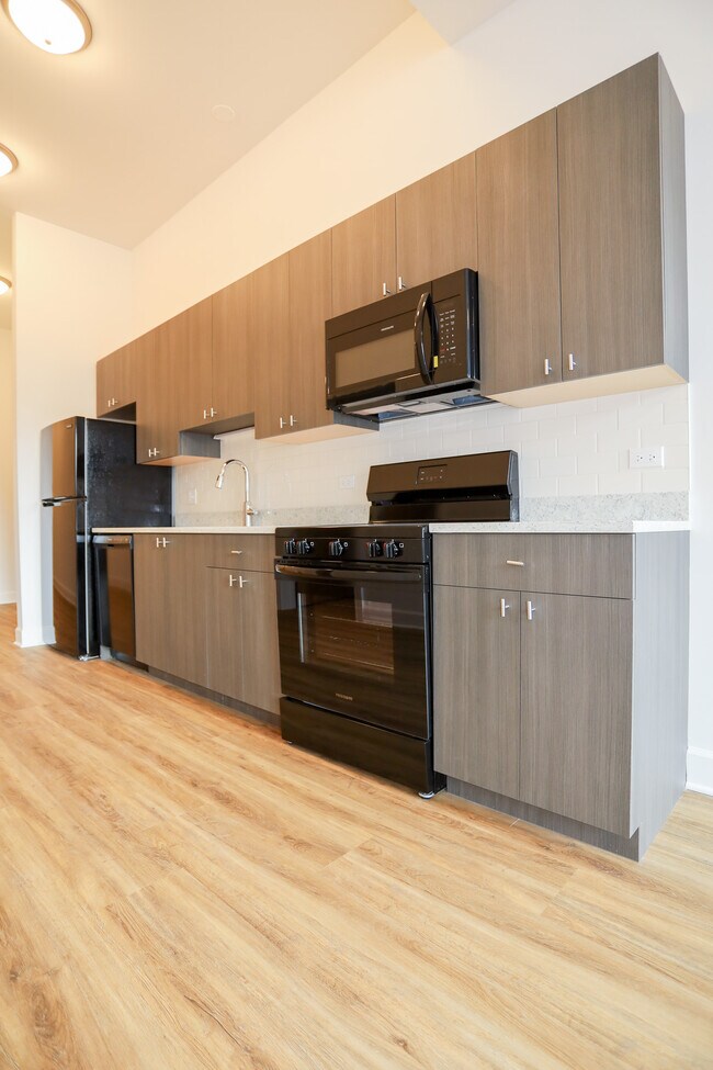 Building Photo - 3158 N Broadway St Unit #302