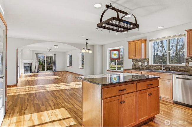 Photo - 3043 Scotland Alley