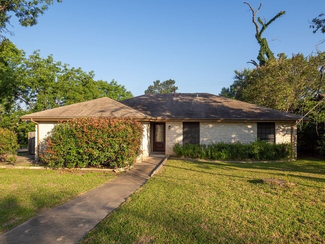 Building Photo - East Austin Single Story, MLK and 183 Area