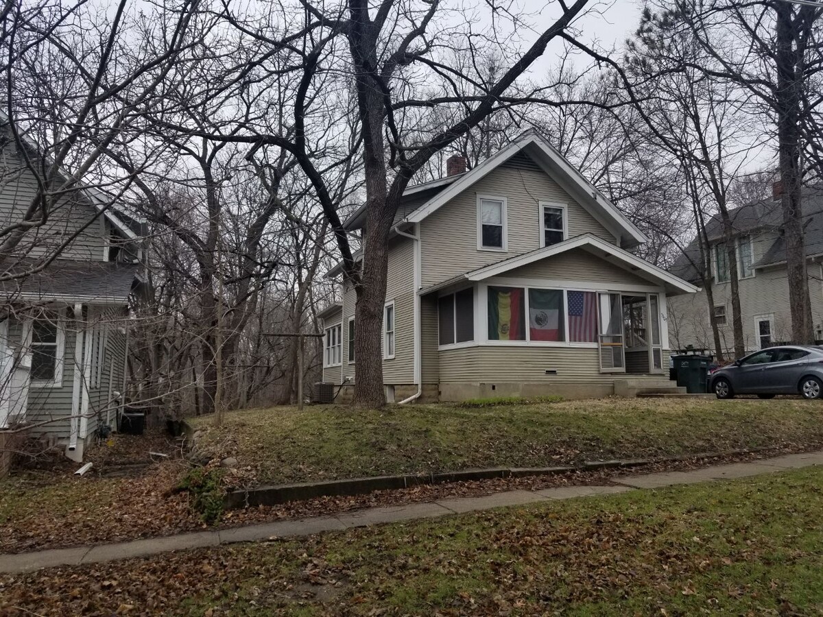 Photo - 3105 Woodland St