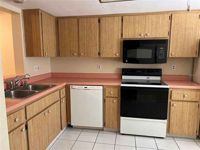 Photo - 2225 Lark Cir W Unit E