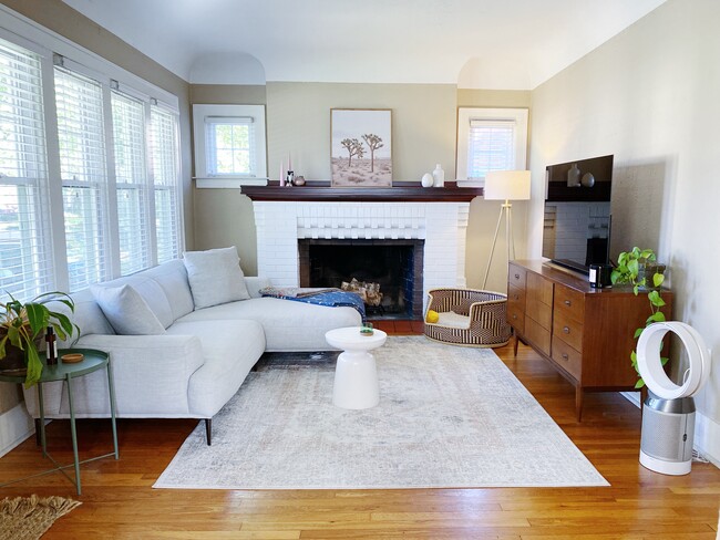 Building Photo - 1312 N Maple Ave