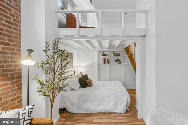 Photo - 315 New St Unit 111