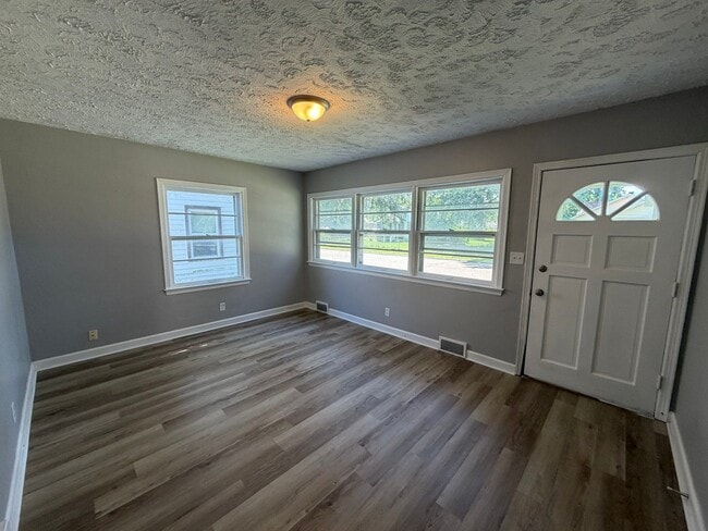 Photo - 2758 Bellevue Ave
