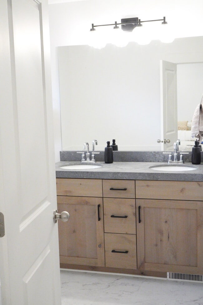 Photo - 1396 N 1780 E