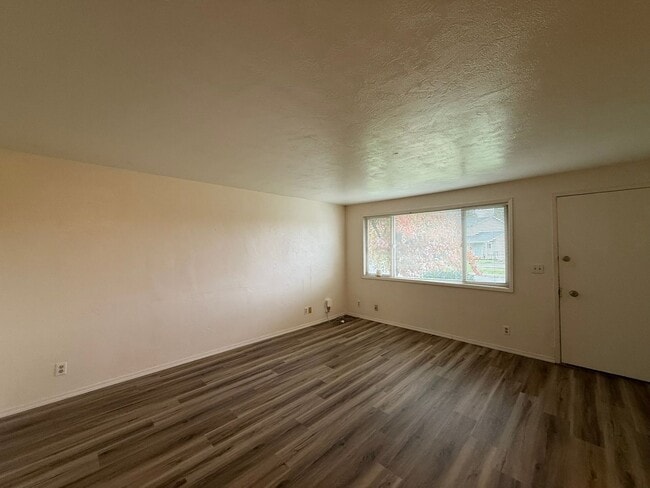 Photo - 2112-2 Unit 2114