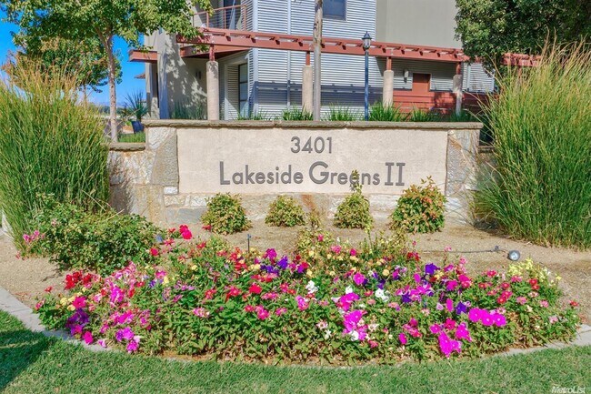 Photo - Stonegate Condo- FALL LISTING Unit 22