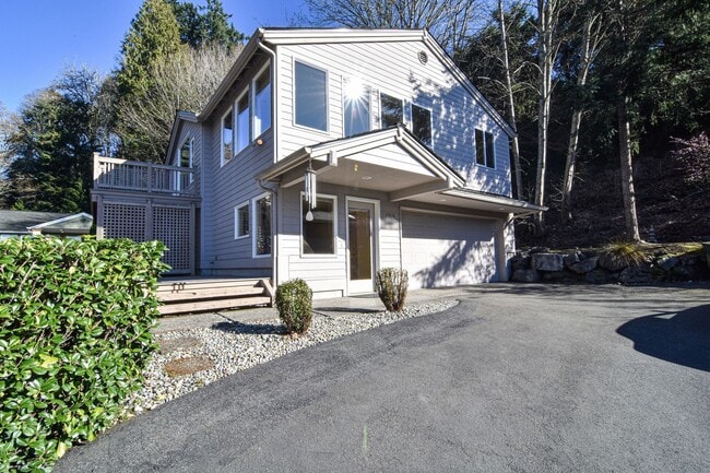 Sound Views in Edmonds Bowl - Sound Views in Edmonds Bowl House
