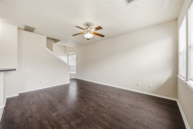 Photo - 14322 Mooreview Ln
