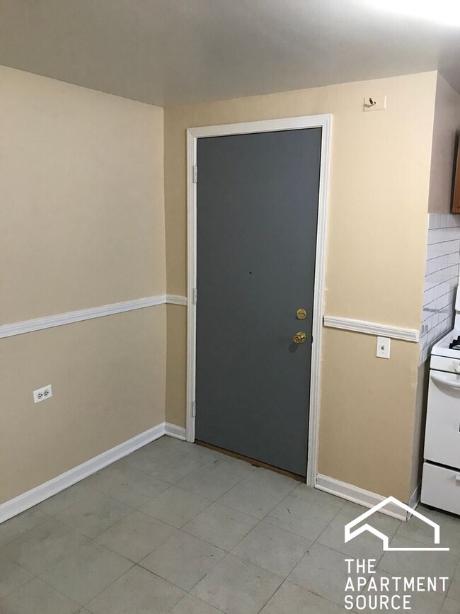 Photo - 7722 N Marshfield Ave Unidad G