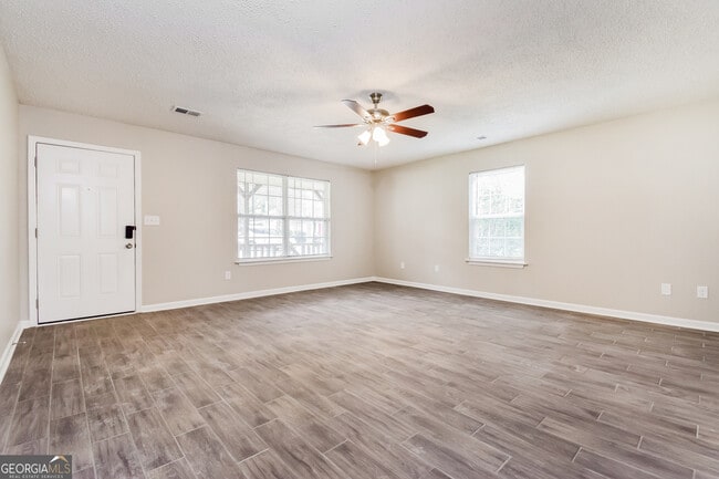 Photo - 354 McArthur Dr