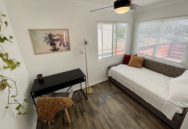 Photo - 2152 Oliver Ave