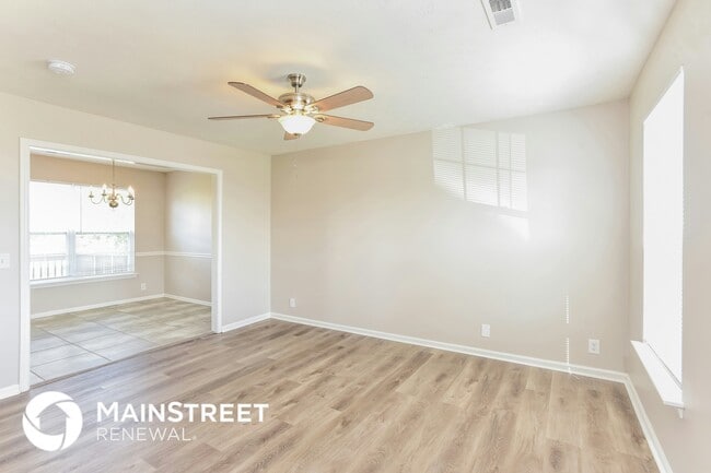 Photo - 920 Tom Hailey Blvd