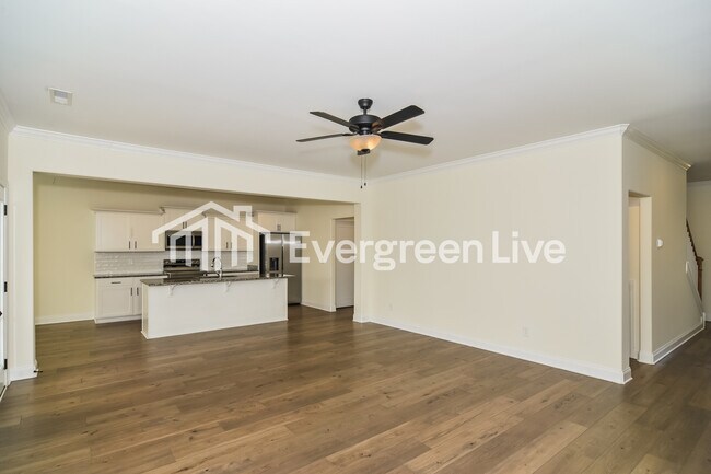 Photo - 235 Greenwood Dr