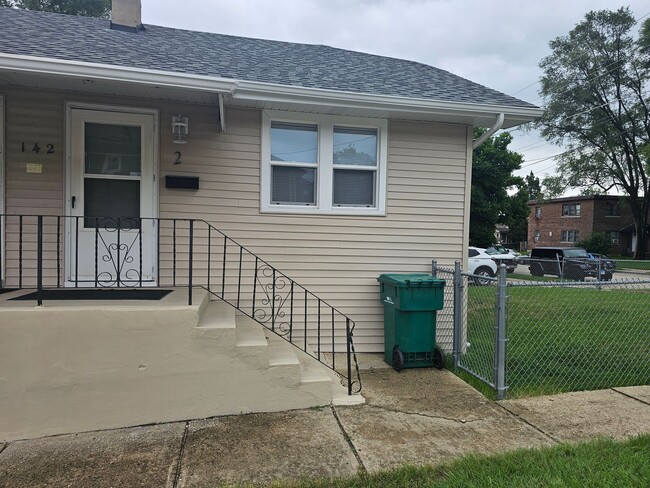 Building Photo - 142 Arizona Ave Unit #2 Rental