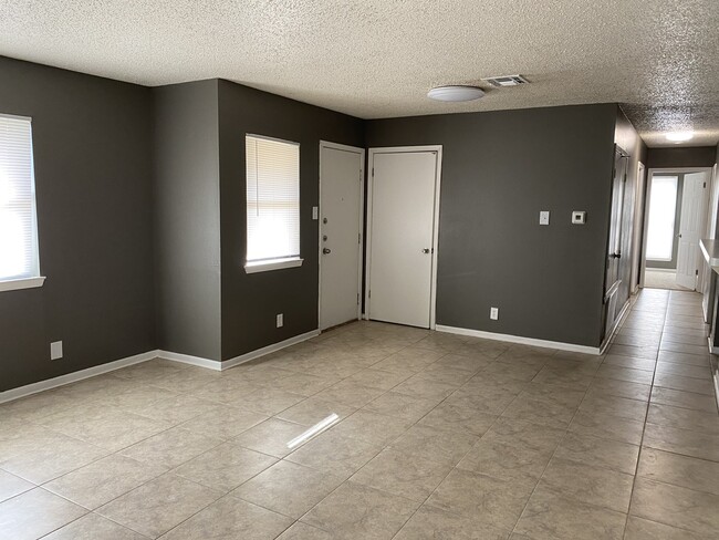 Photo - 2316 Carley St