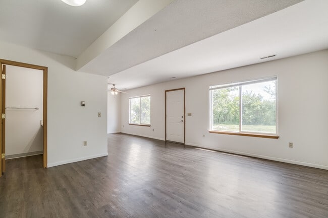 Oakbrook Manor Apartments (Oakbrook Manor ...