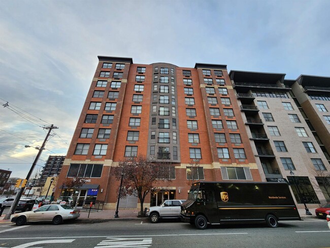 Building Photo - 4301 Park Ave Unit 304 Rental