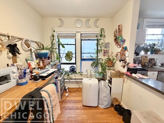 Photo - 2135 W Giddings St Unit 2B