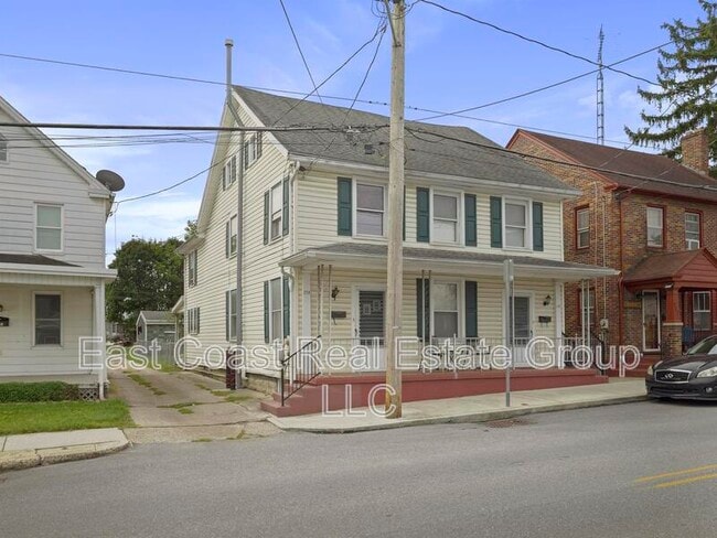 Photo - 258 W King St