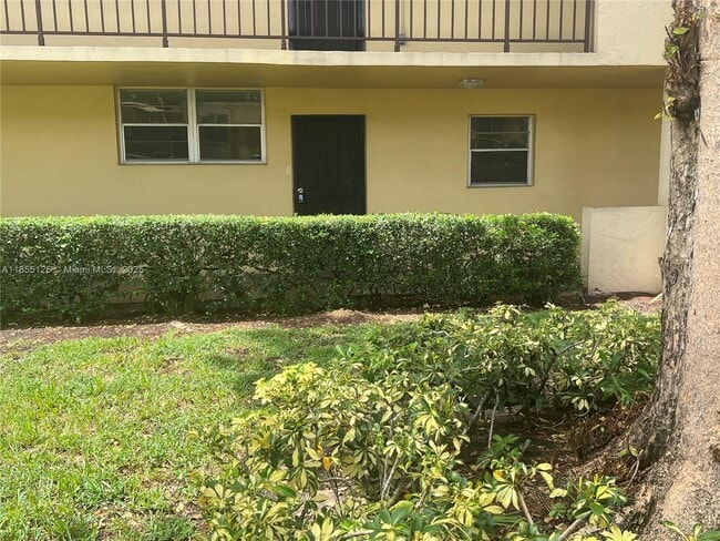 Building Photo - 3490 Foxcroft Rd Unit B110 Rental