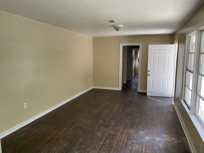 Photo - 210 Wildwood Terrace