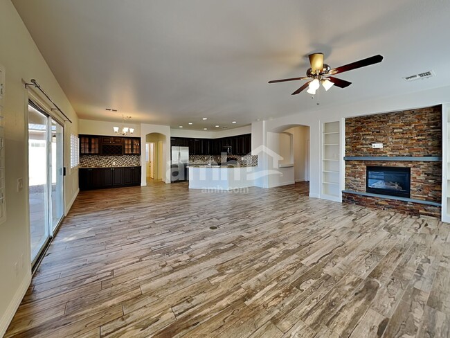 Photo - 8135 W Deanna Dr