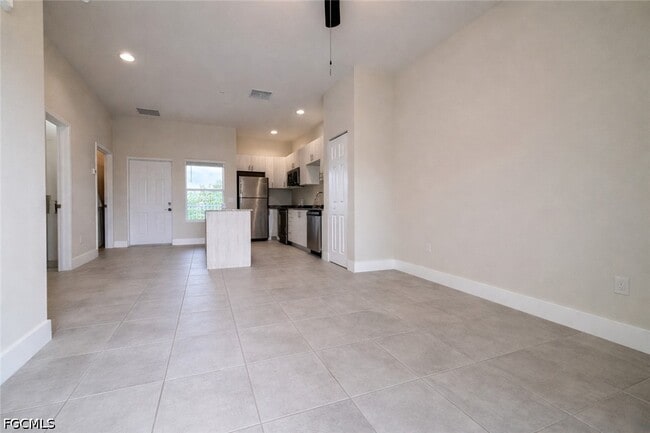Photo - 3325 SW 8th Pl Unidad 106