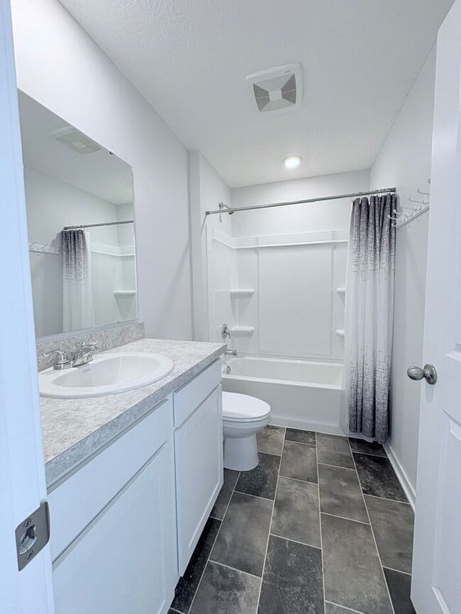 Photo - Charming 4 beds 2.5 baths in Newark!