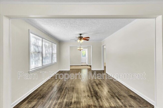 Photo - 2310 Lorraine Dr
