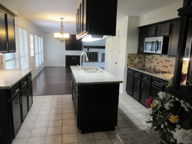 Photo - 17611 Fireside Dr