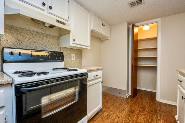 Photo - Immaculate 2 Bed, 2 Bath w/Loft Space!