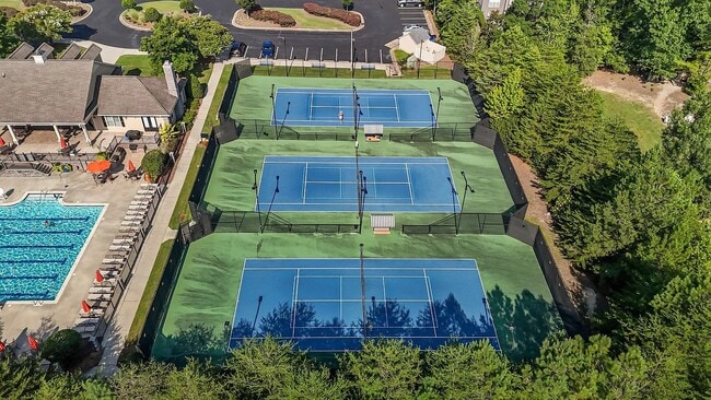 Photo - 2304 Everstone Rd