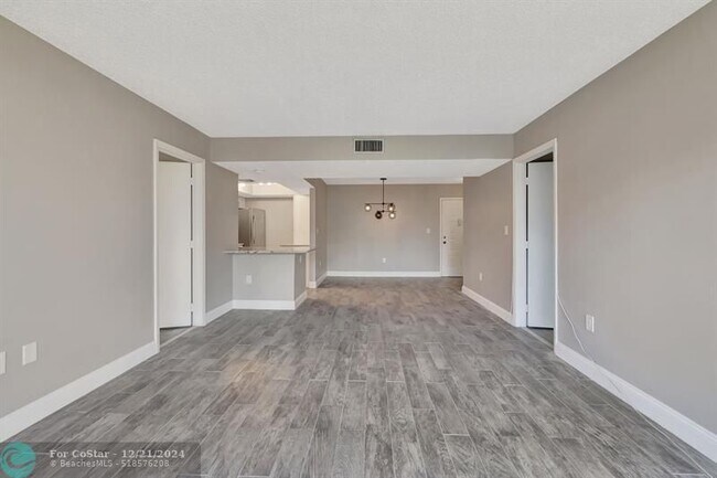 Photo - 5530 NW 44th St Unit 410