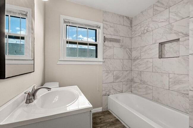 Photo - 1747 Mariposa Dr