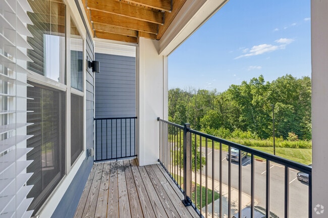 2BR, 2BA - 1,084SF - Balcony