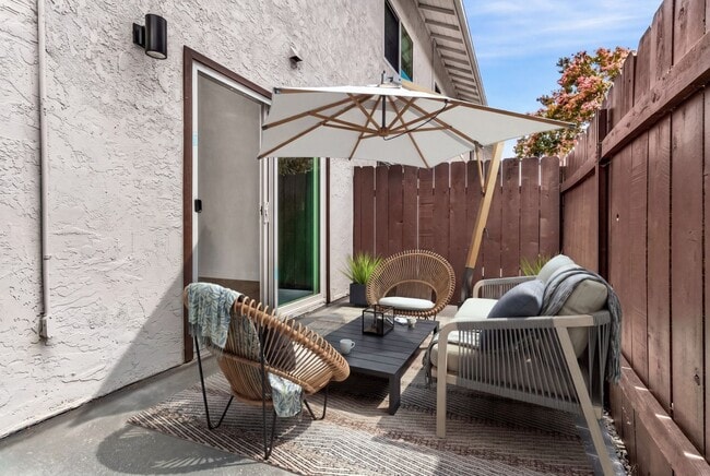 Photo - 468-72 W Los Angeles Dr Unit 7