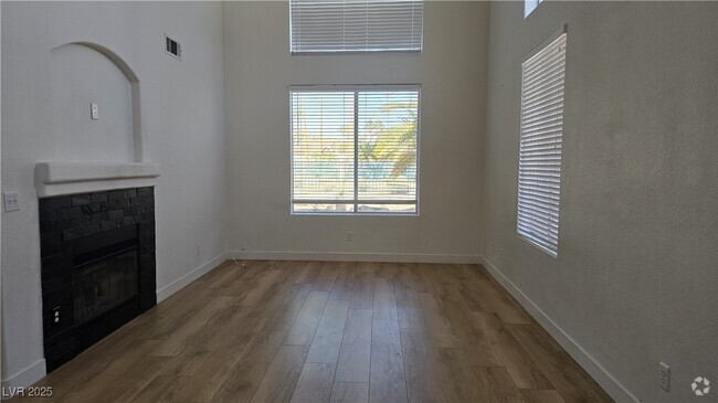 Building Photo - 1107 Scenic Crest Dr Rental